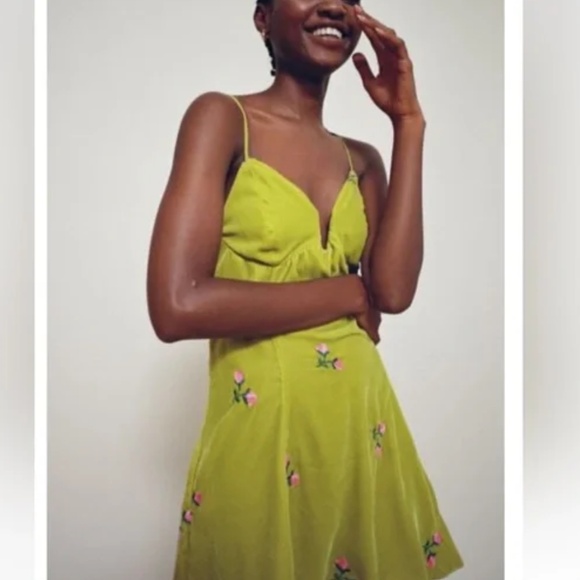 Urban Outfiters mini dress Chartreuse Green Pink Embroidered Rosebuds Coquette M - Picture 3 of 6